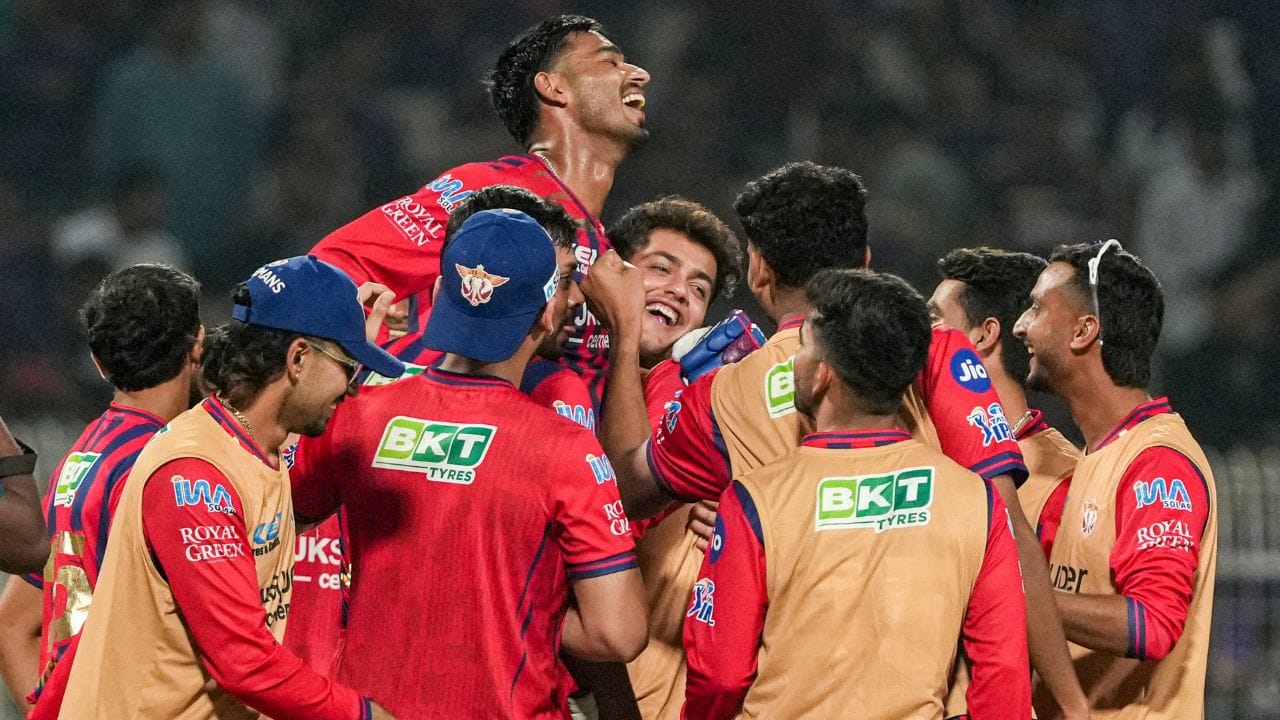 રસપ્રદ વાત એ છે કે, મુકુલે પોતાની કારકિર્દીની શરૂઆત મધ્યમ ગતિના બોલર તરીકે કરી હતી, પરંતુ ટીમની જરૂરિયાતોને કારણે, તે વિકેટકીપિંગ તરફ વળ્યો અને ઝડપથી તે ભૂમિકામાં પોતાને સ્થાપિત કરી લીધો. ધોનીથી પ્રેરિત થઈને, તેણે પોતાની કુશળતાને નિખારી અને એક વિશ્વસનીય ફિનિશર સાબિત થયો. 