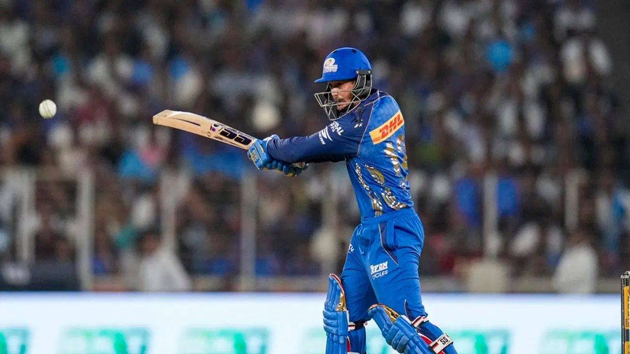 મુંબઈ ઈન્ડિયન્સના બે મુખ્ય ખેલાડીઓ પણ ઈજાગ્રસ્ત થયા છે. રોહિત શર્મા હેમસ્ટ્રિંગની ઈજાથી પીડાઈ રહ્યો છે અને આગામી બે મેચ ગુમાવશે. વધુમાં, ક્વિન્ટન ડી કોક પણ ઈજાગ્રસ્ત થયો છે. તે કાંડાની ઈજાથી પીડાઈ રહ્યો છે. (PC:PTI)