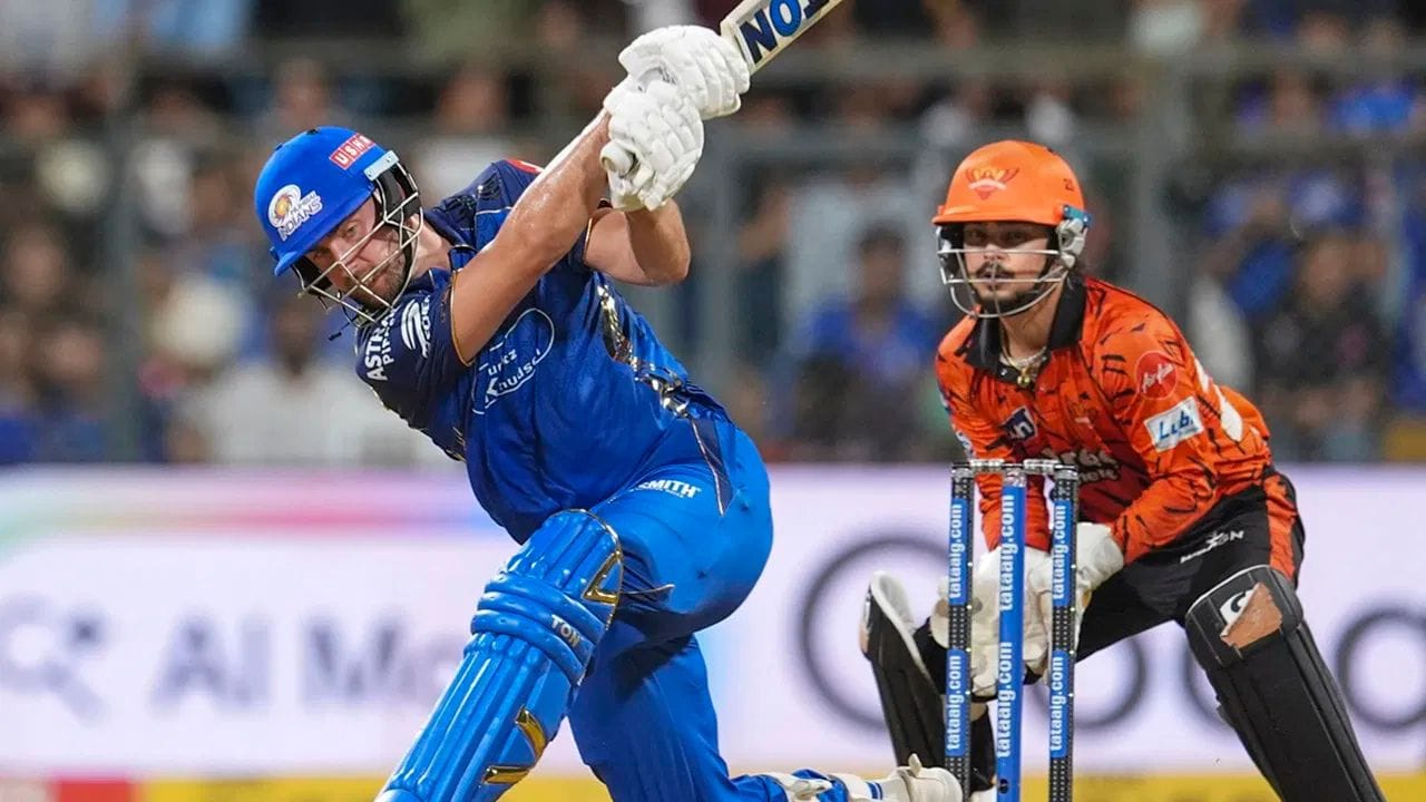 સનરાઈઝર્સ હૈદરાબાદ સામે મુંબઈ ઈન્ડિયન્સના બેટ્સમેનોએ શાનદાર પ્રદર્શન કર્યું. વિલ જેક્સ અને રાયન રિકલ્ટને પહેલી વિકેટ માટે 43 બોલમાં 93 રન જોડ્યા. જોકે, આ ઇનિંગ દરમિયાન બંને બેટ્સમેન કાળી હાથપટ્ટી પહેરેલા જોવા મળ્યા હતા.