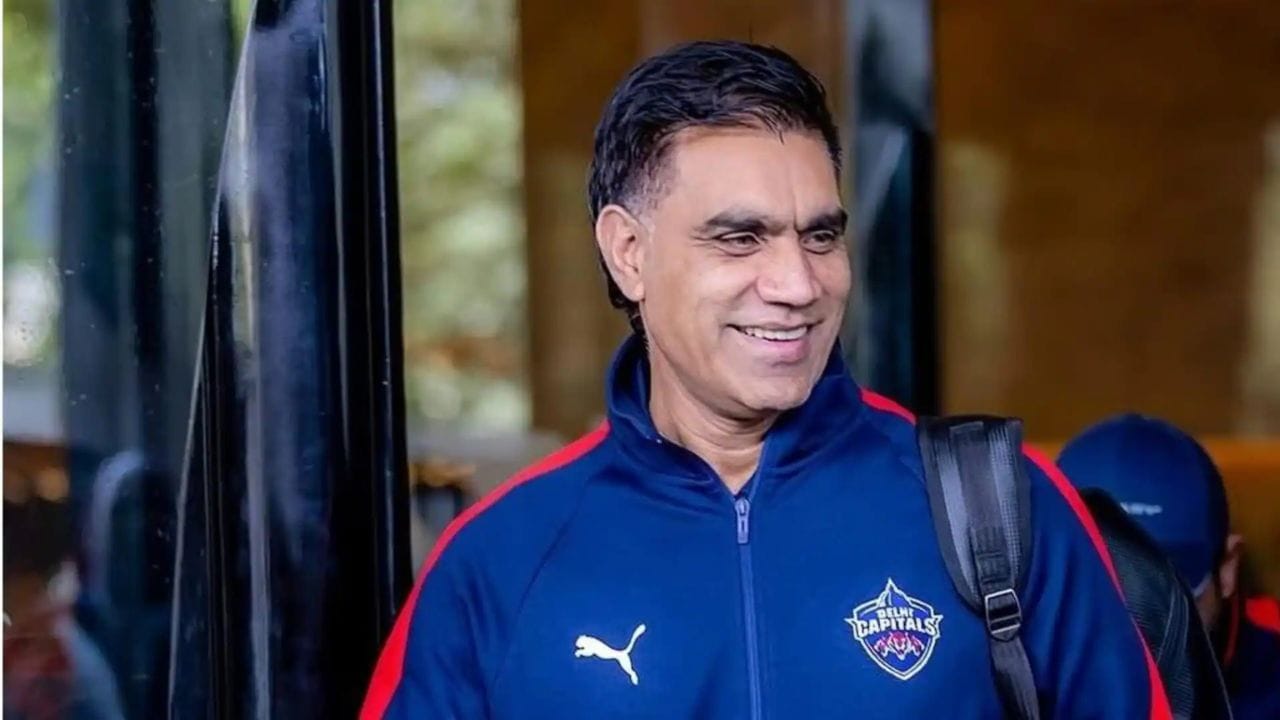 પૂર્વ ક્રિકેટર મુનાફ પટેલ IPL 2026 માં દિલ્હીનો બોલિંગ કોચ છે અને ટીમ સાથે વ્યસ્ત હોવાથી વોટ ના કરી શક્યો. (PC:PTI/X)