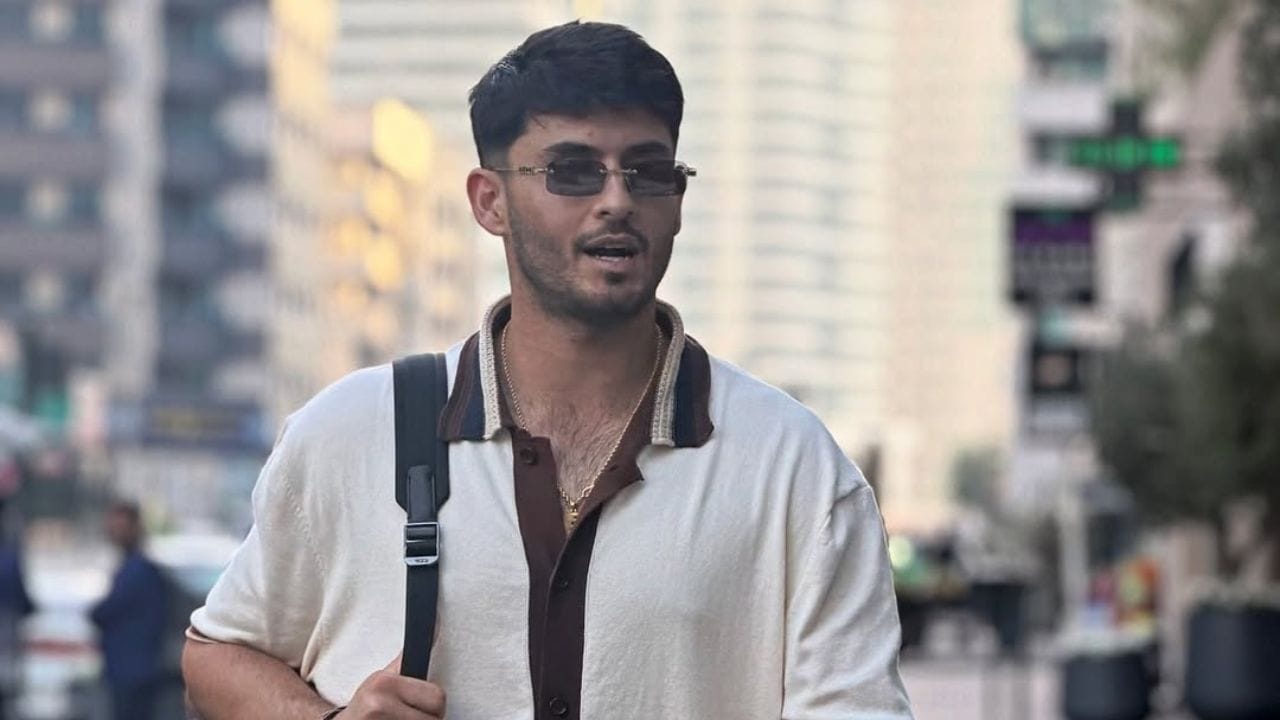 તે કોઈપણ સ્તરે માન્યતા પ્રાપ્ત ક્રિકેટમાં 200, 300, 400 અને 500 રન બનાવનાર સૌથી ઝડપી ખેલાડી પણ બન્યો, અને તેના રેકોર્ડ માટે જુનિયર ચેમ્બર ઇન્ટરનેશનલ દ્વારા તેનું સન્માન કરવામાં આવ્યું હતુ.