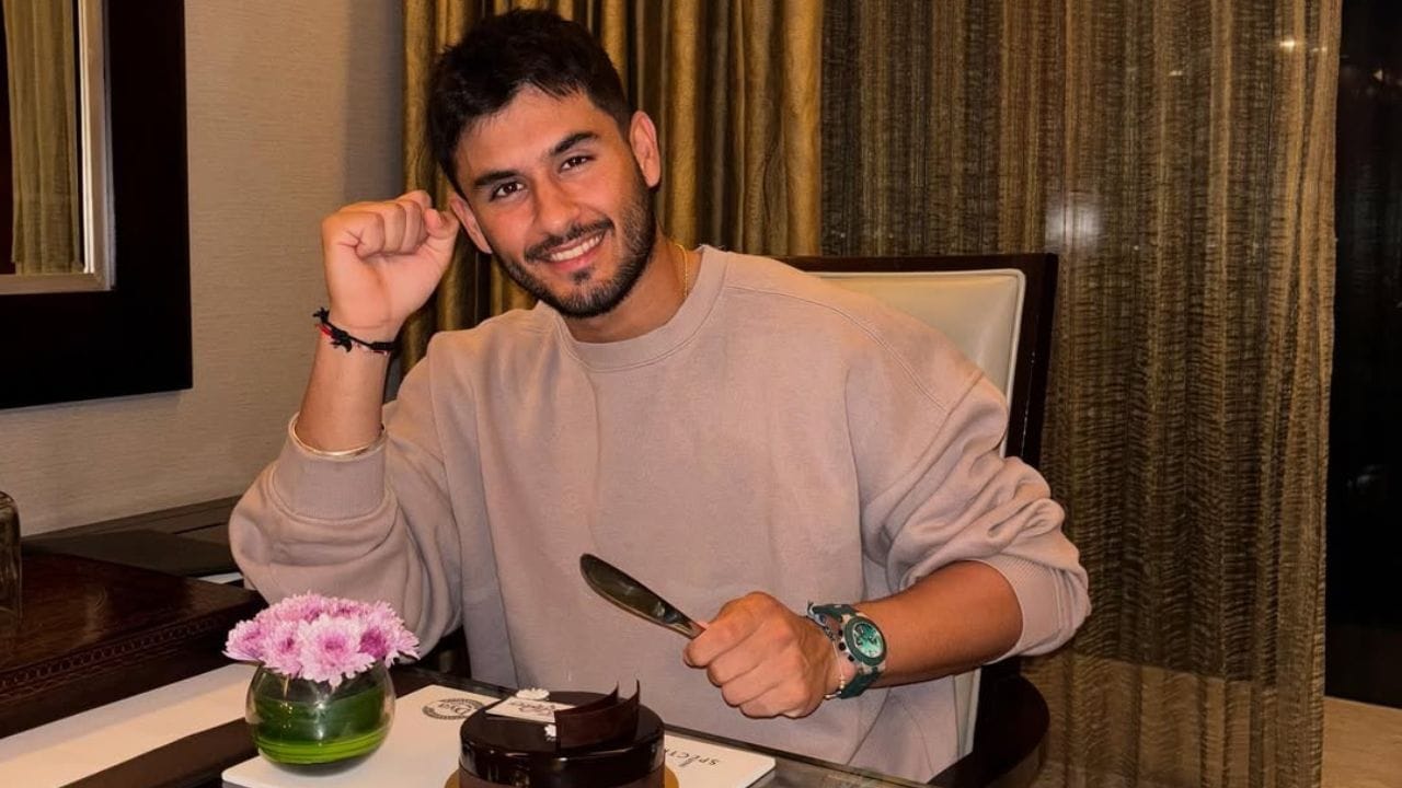 નેહલ વાઢેરા IPL 2023માં મુંબઈ ઇન્ડિયન્સ માટે શાનદાર પ્રદર્શન કર્યા પછી, તેણે 2025માં પંજાબ કિંગ્સ સાથે પોતાની ઓળખ બનાવી. વાઢેરાએ સ્થાનિક ક્રિકેટ અને IPL માં પંજાબ માટે પોતાની પાવર-હિટિંગથી પોતાની અલગ ઓળખ બનાવી છે. (all photo : PTI, INSTAGRAM)