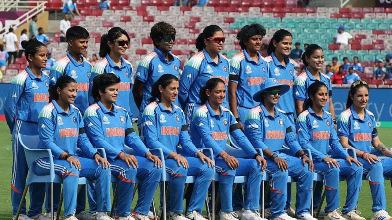 આ કાયદાનો અસર માત્ર રાજકારણ પૂરતો નહીં રહે, પરંતુ સમાજમાં મહિલાઓની સ્થિતિ મજબૂત કરવામાં મદદરૂપ થશે. યુવતીઓ માટે આ પ્રેરણારૂપ બની શકે છે અને પરિવાર તેમજ સમાજમાં નિર્ણય લેવાની તેમની ભૂમિકા વધશે. (Image Credit Source: Social Media)