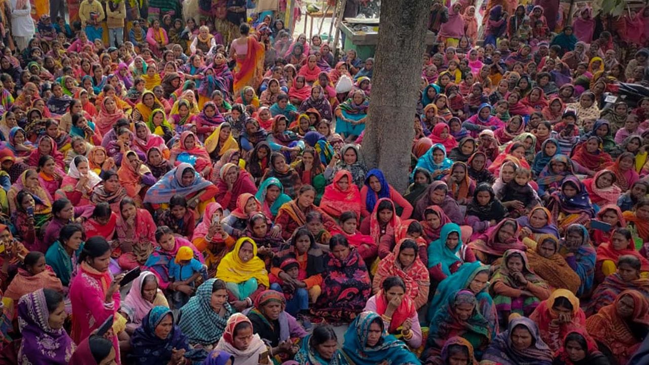 સ્થાનિક સ્તરે સફળતા: પંચાયત અને નગરપાલિકા સ્તરે મહિલાઓને પહેલેથી આરક્ષણ આપવામાં આવ્યું છે. તેના સકારાત્મક પરિણામો પણ જોવા મળ્યા છે, જ્યાં મહિલાઓએ શિક્ષણ, સ્વચ્છતા અને આરોગ્ય જેવા મુદ્દાઓ પર મહત્વપૂર્ણ કામ કર્યું છે. (Image Credit Source: Social Media)