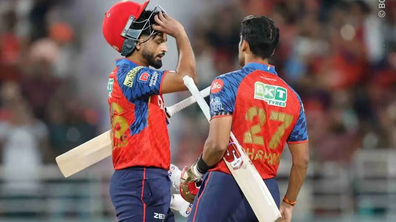 આ ઓવર હૈદરાબાદ માટે સૌથી મોંઘી સાબિત થઈ. Priyansh Aryaએ આ ઓવરમાં જોરદાર બેટિંગ કરતાં સતત બાઉન્ડરી અને સિક્સર્સ મારીને મેચનો મૂડ સંપૂર્ણ રીતે બદલી નાખ્યો.