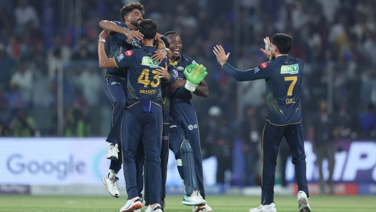 જોસ બટલરની વાત કરીએ તો તેમણે 37 બોલમાં 60 રનનું યોગદાન આપ્યું હતુ. માર્કરમને 30 રનના નાનકડા સ્કોર પર પ્રસિદ્ધ કૃષ્ણાએ પેવેલિયન પરત કર્યો હતો. આયુષ બદોનીને 9 રન પર રોક્યો હતો. બદોની પછી નિકોલસ પુરનને 19 રન પર આઉટ કર્યો હતો.