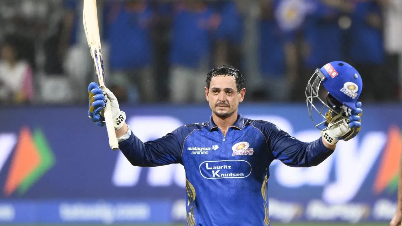 હાર્દિક પંડ્યાએ બીજા ખરાબ સમાચાર ક્વિન્ટન ડી કોક વિશે આપ્યા કે તે ઘાયલ છે અને કાંડાની ઇજાથી પીડાઈ રહ્યો છે. ડી કોકે અત્યાર સુધી મુંબઈ માટે ત્રણ મેચ રમી છે, જેમાં 66 ની સરેરાશથી 132 રન બનાવ્યા છે. ડી કોકે પંજાબ સામે અણનમ 112 રન બનાવ્યા હતા. (PC:PTI/X)