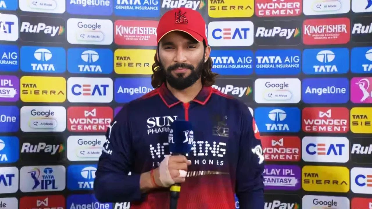 ભારતના યુવા બેટ્સમેન રજત પાટીદારને 2022માં ઓક્શનમાં કોઈ ટીમે ના ખરીદ્યો. પરંતુ RCBના લવનીત સિસોદિયાની ઈજા બાદ તેને તક મળી. એલિમિનેટરમાં લખનૌ સામે સદી ફટકારી તેણે બધાને ચોંકાવી દીધા અને પછી 2025માં તેની કપ્તાનીમાં RCBને પહેલીવાર ચેમ્પિયન બનાવ્યું.