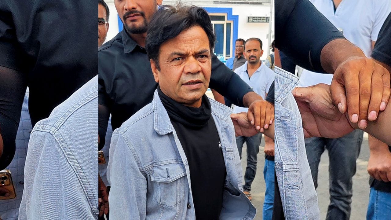 સપ્ટેમ્બર 2024માં ભૂત બંગ્લાની જાહેરાત થઈ હતી. ત્યારબાદથી ચાહકોને આ ફિલ્મની આતુરતાથી રાહ જોઈ રહ્યા હતા. જેની રિલીઝ તારીખ 10 એપ્રિલ નક્કી કરવામાં આવી હતી પરંતુ કહેવામાં આવી રહ્યું છે કે, ધુરંધર 2ની સફળતા જોઈ મેકર્સે આ ફિલ્મને 17 એપ્રિલના રોજ રિલીઝ કરશે.