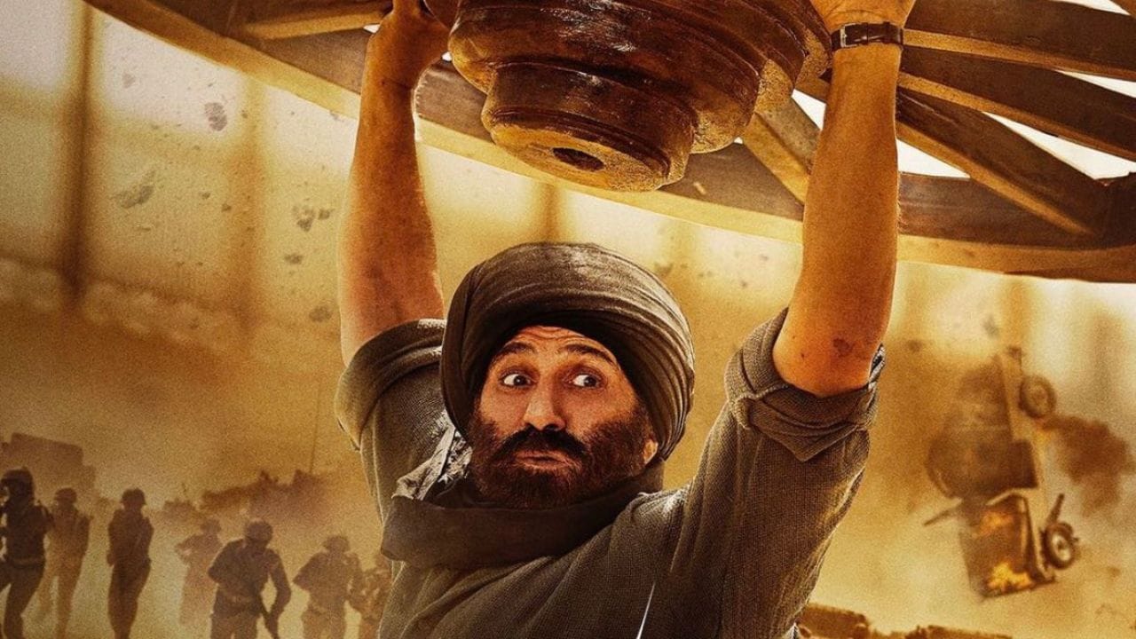 સની દેઓલ ગદર-2, જાટ અને બોર્ડર 2 જેવી હિટ ફિલ્મો આપી ચૂક્યા છે. એક ફિલ્મ માટે 50 કરોડનો ચાર્જ લે છે. જે ગરમ-ધરમ તેમજ હી મૈન જેવા રેસ્ટોરન્ટનો માલિક પણછે. રામાયણ ફિલ્મમાં સની દેઓલ હનુમાનજીના પાત્રમાં જોવા મળશે.કુલ નેટવર્થ 130 કરોડ છે.