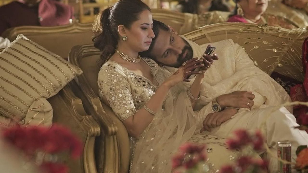 રવિ અને તેની પત્ની સરગુન મહેતા બંન્ને જાણીતા સ્ટાર છે. ત્યારે લક્ષ્મણ ભગવાનના રુપમાં રવિને કાસ્ટ કરવામાં આવ્યો છે. રવિના ખુબ વખાણ પણ કરવામાં આવી રહ્યા છે.