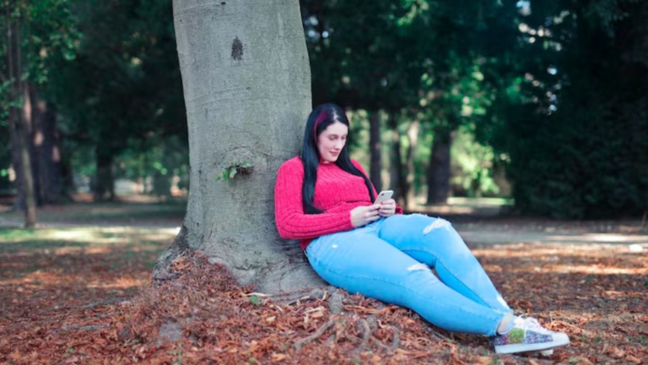 લાંબા સમય સુધી તડકામાં ન રહેવું અને કામ દરમ્યાન વિરામ લઈ ઠંડકવાળા સ્થળે આરામ કરવો.