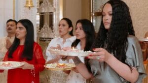 Rihanna in Mumbai : અંબાણી પરિવારના જશ્નમાં મુંબઈ પહોંચી રીહાન્ના, રમી ફૂલોની હોળી, જુઓ Video