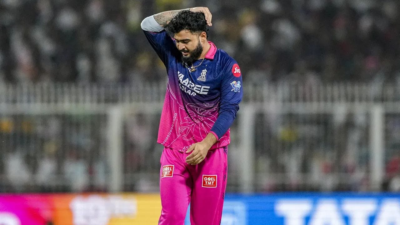 આ મામલો હવે BCCI સુધી પહોંચ્યો છે, અને અહેવાલો અનુસાર BCCI એ રિયાન પરાગ પાસેથી ખુલાસો માંગ્યો છે. એવું કહેવામાં આવી રહ્યું છે કે આ મામલે તેની સામે ગંભીર કાર્યવાહી થઈ શકે છે, જોકે આ કાર્યવાહી તેના જવાબ પછી જ કરવામાં આવશે.