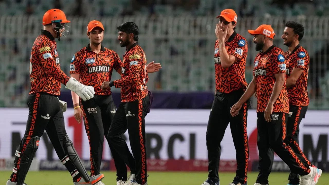 રિપોર્ટમાં જણાવાયું છે કે ત્રણેય ખેલાડીઓએ વિઝાની ઔપચારિકતાઓ પૂર્ણ કરવા માટે પોતાના દેશ પરત ફરવું પડ્યું છે. શ્રીલંકાની ટીમ IPL પછી વેસ્ટ ઈન્ડિઝના પ્રવાસે જવાની છે. આ માટે ખેલાડીઓએ બાયોમેટ્રિક વિઝા પ્રક્રિયા પૂર્ણ કરવી જરૂરી છે. આ કારણે તેમને IPL વચ્ચે પાછા શ્રીલંકા જવું પડ્યું. 