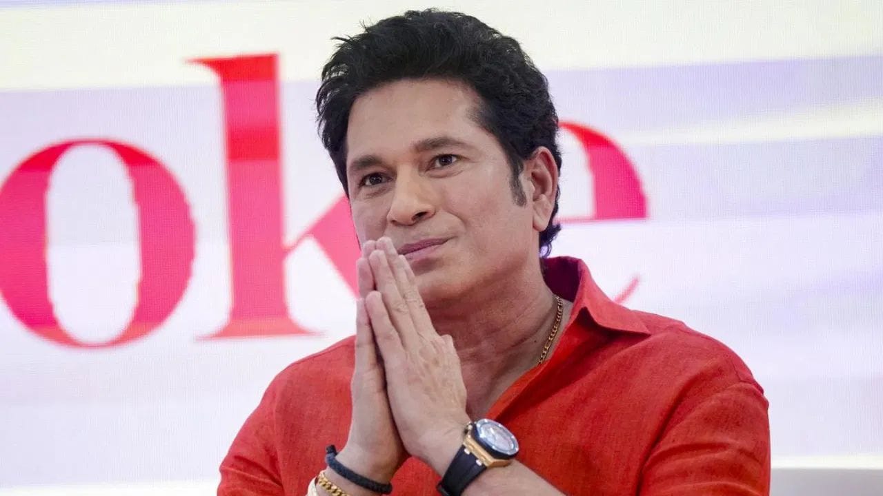 સચિન હજુ પણ એપોલો ટાયર્સ, ITC અને લ્યુમિનસ જેવી મોટી બ્રાન્ડ્સનો ચહેરો છે. તેણે ઈન્ડિયન સુપર લીગ ટીમ અને અનેક સ્ટાર્ટઅપ્સમાં રોકાણ કર્યું છે. તે સચિન સિગ્નેચર જેવા રેસ્ટોરન્ટ અને તેમના નામ હેઠળ અન્ય બિઝનેસ પણ ચલાવે છે. (PC:PTI/X)