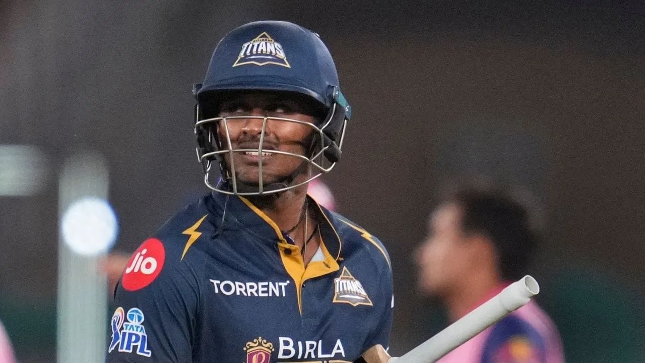 સાઈ સુદર્શનની આ ઇનિંગ વધુ ખાસ એ માટે પણ રહી કે તેણે ટીમ માટે જવાબદારીપૂર્વક રમતાં યુવા ખેલાડી કુમાર કુશાગ્ર સાથે પ્રથમ વિકેટ માટે 78 રનની ઝડપી ભાગીદારી બનાવી. તેની આ પ્રદર્શનથી ગુજરાત ટાઇટન્સને મજબૂત શરૂઆત મળી અને મેચમાં સ્પર્ધાત્મક સ્થિતિ બનાવવામાં મદદ મળી.(PHOTO CREDIT- PTI)