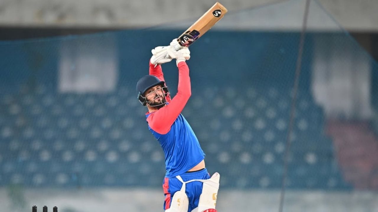 સમીર રિઝવીનો જન્મ 6 ડિસેમ્બર 2003ના રોજ થયો છે. તે એક ભારતીય ક્રિકેટર છે જે સ્થાનિક ક્રિકેટમાં ઉત્તર પ્રદેશ માટે રમે છે.તેમણે અંડર-19 સ્તરે ભારતનું પ્રતિનિધિત્વ કરતી ક્રિકેટ મેચ પણ રમી છે.