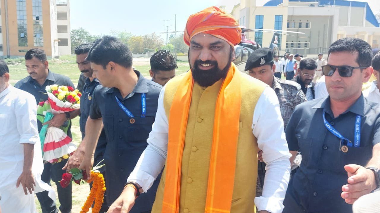 2025માં તારાપુર વિધાનસભા મતવિસ્તારમાંથી બિહાર વિધાનસભામાં ચૂંટાતા પહેલા તેઓ ભારતીય જનતા પાર્ટી તરફથી બિહાર વિધાનસભા પરિષદના સભ્ય હતા. તેઓ માર્ચ 2023 થી 25 જુલાઈ 2024 સુધી ભાજપ બિહાર રાજ્ય એકમના પક્ષ પ્રમુખ રહ્યા છે.