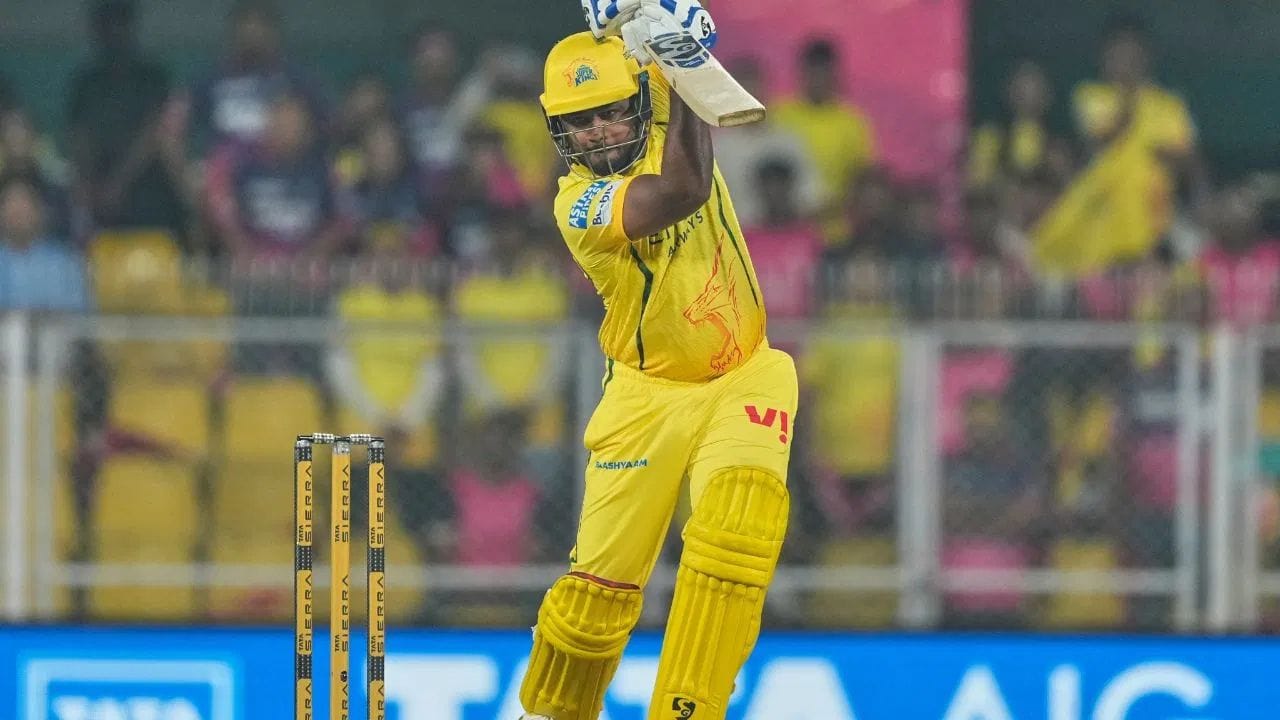 સંજુ સેમસને 14 ચોગ્ગા અને 3 છગ્ગા ફટકારીને 52 બોલમાં 100 રન પૂરા કર્યા. તે આ સિઝનમાં સદી ફટકારનાર પ્રથમ બેટ્સમેન પણ છે. આ સંજુ સેમસનની ચોથી IPL સદી હતી.