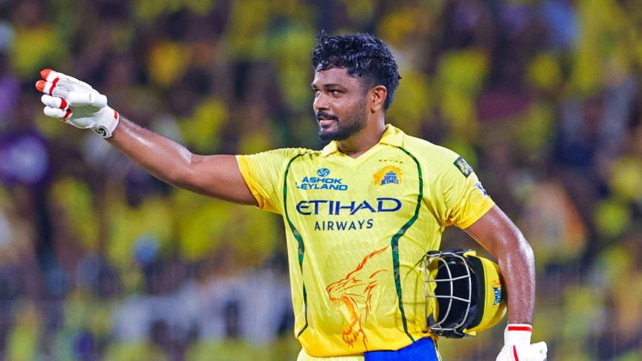 આ સદી સાથે, સંજુ સેમસને T20 ક્રિકેટમાં 400 છગ્ગા ફટકાર્યા. તે T20 ફોર્મેટમાં 400 કે તેથી વધુ છગ્ગા મારનાર માત્ર ચોથો ભારતીય બેટ્સમેન પણ બન્યો.