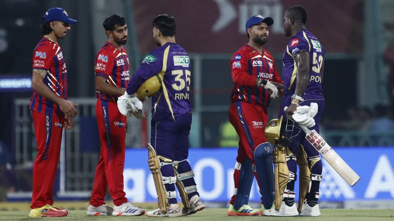 IPL 2026 માં 38 માં મુકાબલામાં KKR અને LSG વચ્ચે મેચ ટાઈ થઈ સુપર ઓવર યોજાઈ. જેમાં કોલકાતાએ જીત મેળવી હતી. LSG ની આ પહેલી સુપર ઓવર હતી જેમાં તેમની હાર થઈ. ચાલો IPLમાં સૌથી વધુ સુપર ઓવર જીતનારી ટોપ 5 ટીમો પર એક નજર કરીએ. 