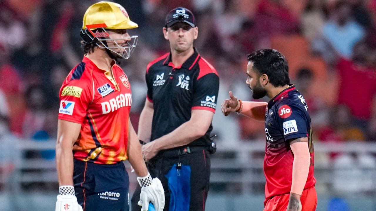  તે 2023 પહેલા કોઈ મોટી ટુર્નામેન્ટમાં રમ્યો ન હતો. તેણે ભારતીય ઘરેલુ ક્રિકેટમાં ફર્સ્ટ-ક્લાસ મેચ રમી ન હતી, છતાં તેને 2023માં કોલકાતા નાઈટ રાઇડર્સ દ્વારા 20 લાખ રૂપિયામાં ખરીદવામાં આવ્યો હતો. તે સિઝનમાં, તેણે 10 મેચમાં 11વિકેટ લઈને બધાને આશ્ચર્યચકિત કરી દીધા હતા. (All photo :PTI)