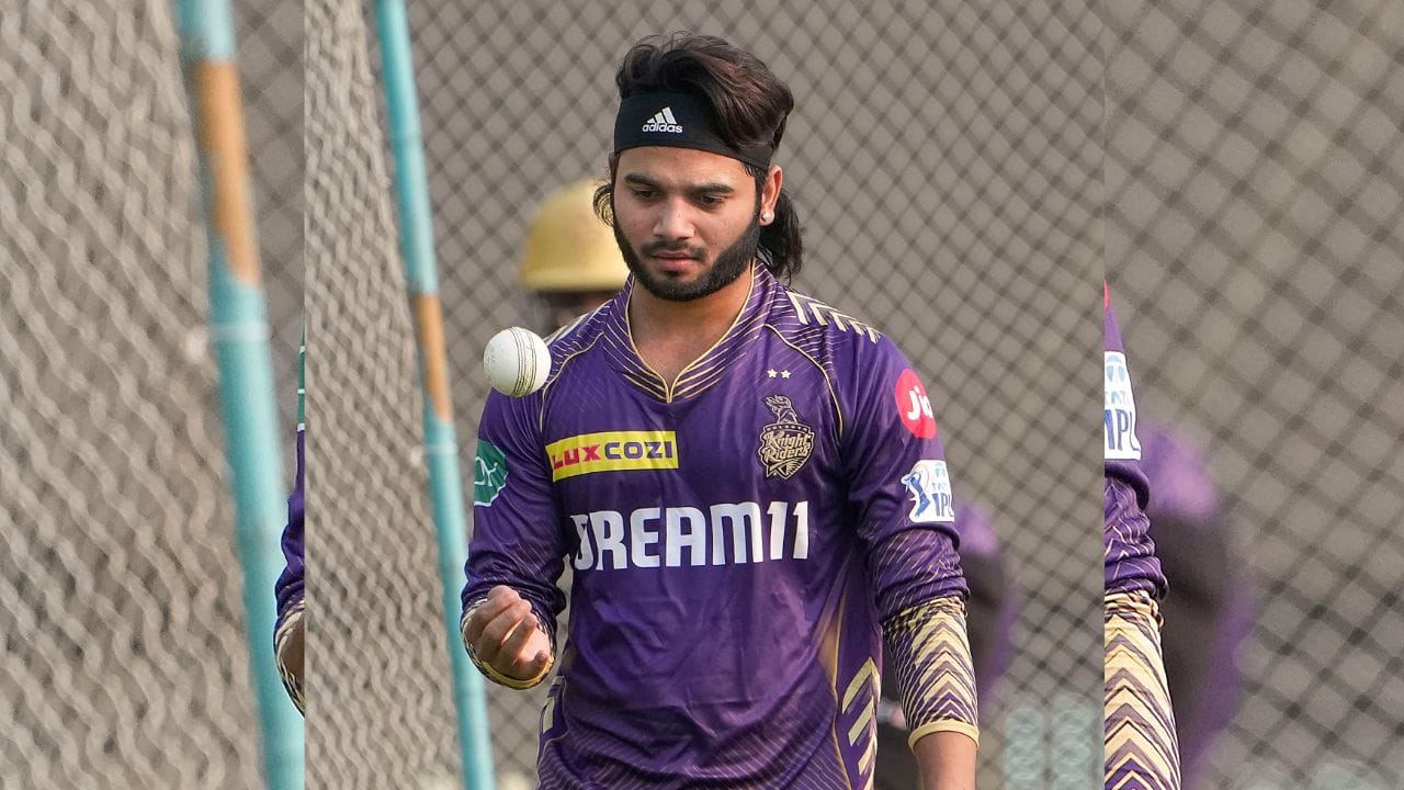 2025ની IPL ઓક્શનમાં સુયશને RCB એ 2.6 કરોડમાં ખરીદ્યો હતો. તે 2025ની IPL ટાઇટલ જીતનાર ટીમનો ભાગ હતો. સુયશ શર્મા લેગ-સ્પિનર ​​છે, જે IPLમાં તેના મિસ્ટ્રી બોલ માટે જાણીતો છે.   