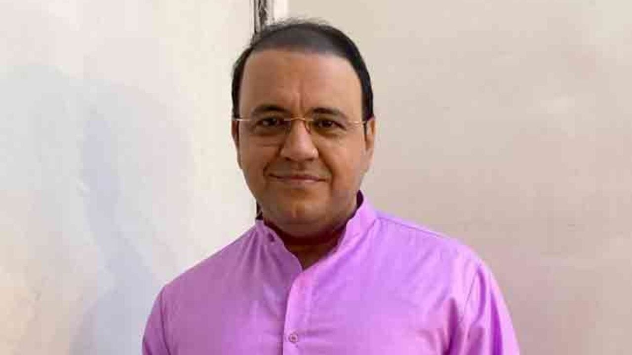 મંદાર ચાંદવાડકર (આત્મારામ ભીડે) : Mandar Chandwadkar શોમાં સોસાયટીના સેક્રેટરી તરીકે ભીડેનું પાત્ર ભજવે છે. તેમના શિસ્તબદ્ધ અને કડક સ્વભાવને દર્શકો પસંદ કરે છે. તેમની કુલ સંપત્તિ લગભગ ₹42 કરોડ હોવાનું માનવામાં આવે છે.