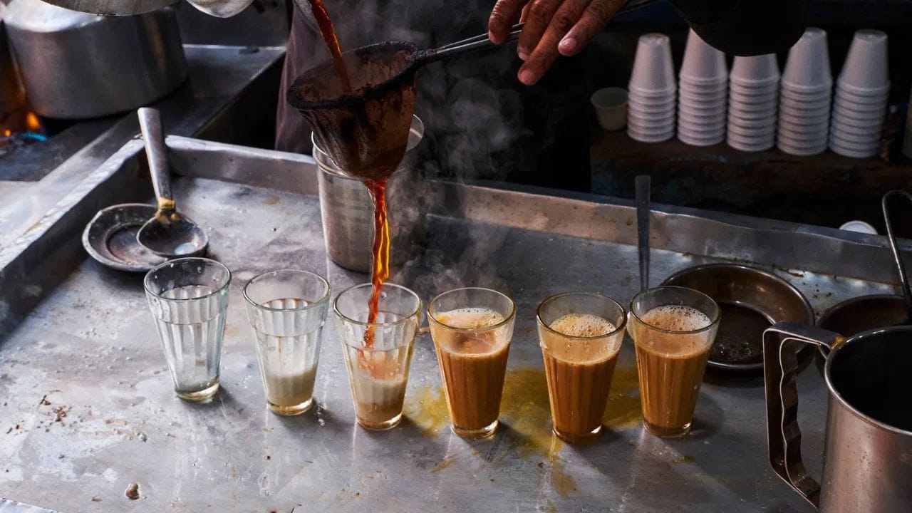 તમારી આ બેદરકારીને કારણે ગટ હેલ્થ (પાચનતંત્ર) ખરાબ રીતે પ્રભાવિત થઈ શકે છે અને પાચન પ્રક્રિયા ધીમી પડી શકે છે. આ આદતને કારણે તમને પેટમાં ભારેપણું અથવા ગેસની સમસ્યાનો સામનો કરવો પડી શકે છે.