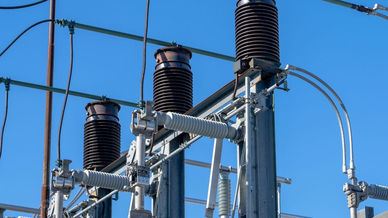 આથી, જો તમારા ઘરમાં વીજળીનો વપરાશ વધારે છે, તો સમયસર કનેક્શન અપગ્રેડ કરાવવું જરૂરી છે. આથી તમે મુશ્કેલીથી બચી શકો છો અને સુરક્ષિત રીતે વીજળીનો ઉપયોગ કરી શકો છો.