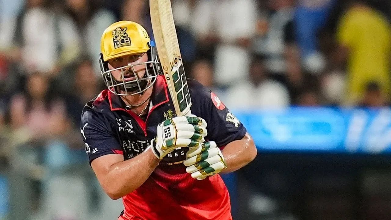 ટિમ ડેવિડે 560 બોલમાં 74 છગ્ગા અને 64 ચોગ્ગા ફટકારીને આ સિદ્ધિ મેળવી હતી. તેણે 56 IPL મેચોની 50 ઇનિંગ્સમાં પોતાના 1000 રન પૂરા કર્યા હતા. (PC: PTI)