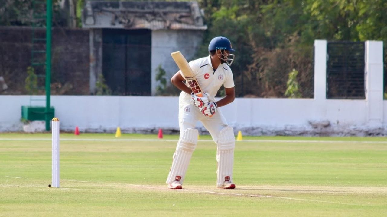 ઉર્વિલ મુકેશ પટેલનો જન્મ 17 ઓક્ટોબર 1998ના રોજ મહેસાણાં થયો છે. તે એક ભારતીય ક્રિકેટર છે. જે સ્થાનિક ક્રિકેટમાં ગુજરાત અને ઇન્ડિયન પ્રીમિયર લીગમાં ચેન્નાઈ સુપર કિંગ્સ માટે રમે છે. તે જમણા હાથનો બેટ્સમેન અને વિકેટકીપર છે.