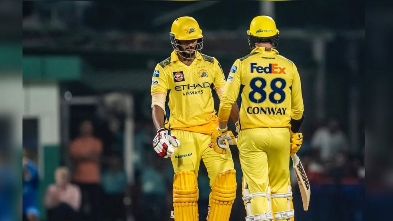 ઇન્ડિયન પ્રીમિયર લીગ (IPL) ની 2023 સીઝન પહેલા ગુજરાત ટાઇટન્સ દ્વારા પટેલને તેમની બેઝ પ્રાઈઝ 20 લાખમાં લેવામાં આવ્યો હતો. જોકે, તેમણે ટાઇટન્સ માટે એક પણ રમત રમી ન હતી, અને 2024 IPL સીઝન માટે ઓક્શન પહેલા નવેમ્બર 2023 માં તેમને રિલીઝ કરવામાં આવ્યો હતો.