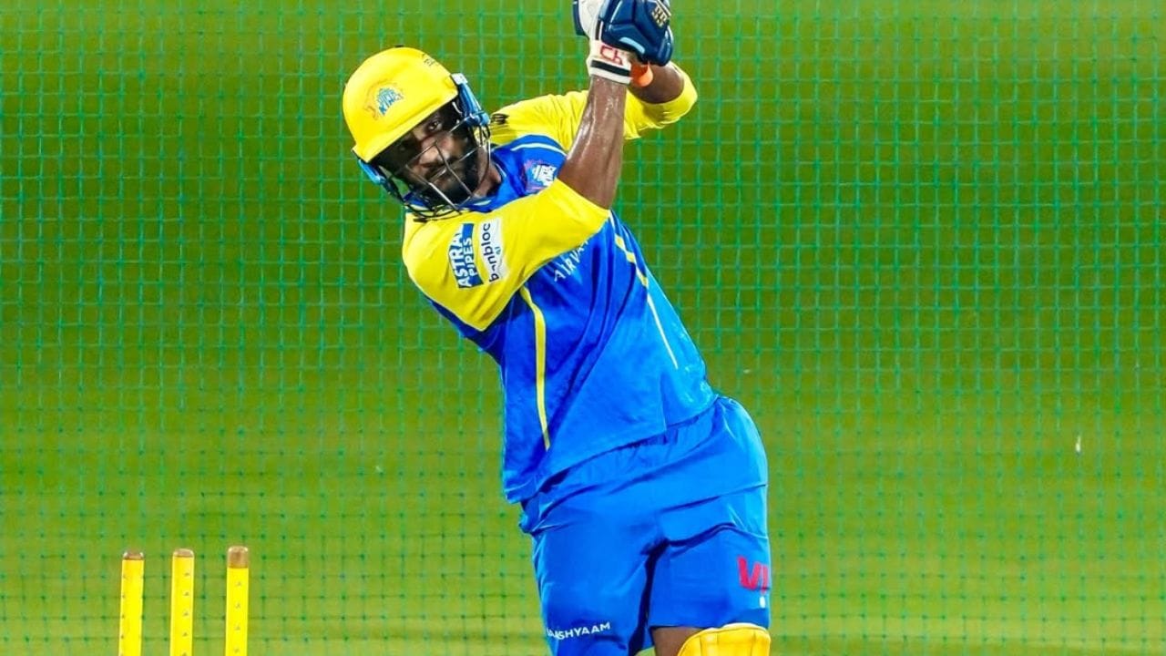  ઉર્વિલ પટેલ આઈપીએલ 2026માં ચેન્નાઈ સુપર કિંગ્સ માટે એક વિસ્ફોટ્ક વિકેટકીપર-બેટ્સમેન છે.