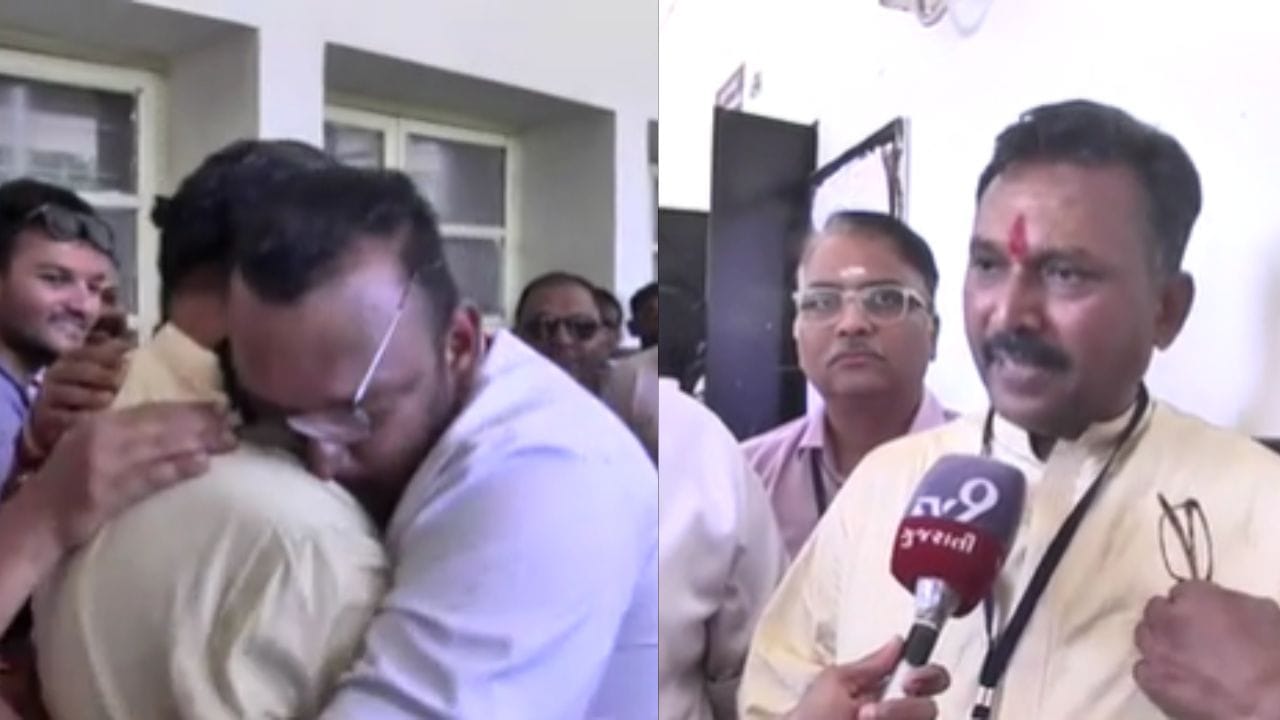 ડભોઇમાં કોંગ્રેસનો પંજો અને પાદરામાં ભાજપની ઐતિહાસિક જીત: નગરપાલિકાઓના પરિણામોમાં મોટો ઉલટફેર જોવા મળ્યો છે. ડભોઇ નગરપાલિકાની 21 બેઠકો જીતીને કોંગ્રેસે ભાજપના ગઢમાં ગાબડું પાડ્યું છે. જોકે, પાદરામાં ભાજપે ધારાસભ્ય ચૈતન્યસિંહ ઝાલાની આગેવાનીમાં ઐતિહાસિક વિજય મેળવ્યો છે. પાદરા પાલિકાની 28 માંથી 23 અને જિલ્લા પંચાયતની તમામ 6 બેઠકો ભાજપે કબ્જે કરી છે.