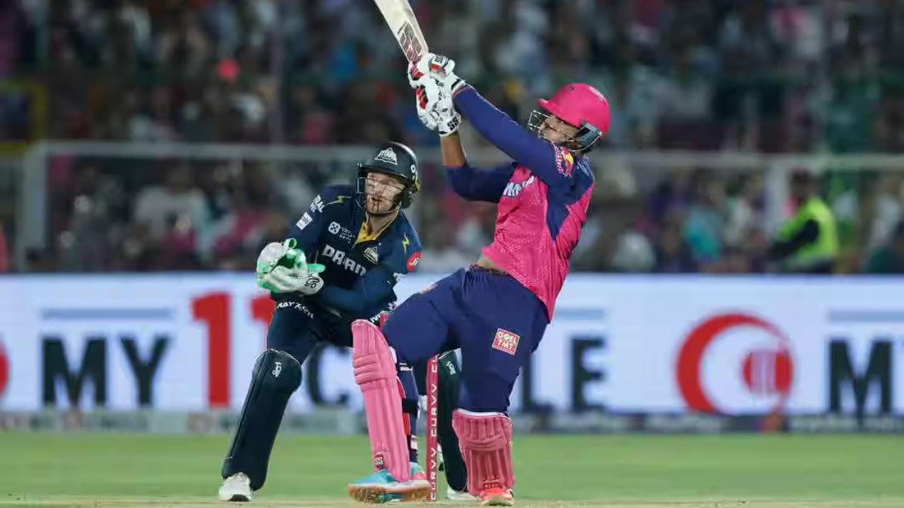 વધુમાં, વૈભવનો સ્ટ્રાઇક રેટ આ સિઝનમાં અન્ય કોઈપણ બેટ્સમેન કરતા વધારે છે. આ ચાર ઇનિંગ્સમાં, તેણે 266.66 ના આશ્ચર્યજનક સ્ટ્રાઇક રેટથી આ 200 રન બનાવ્યા. કુલ મળીને, તેણે ફક્ત 75 બોલનો સામનો કર્યો.