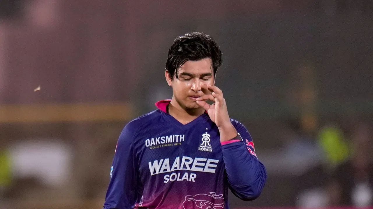 વિવિધ અહેવાલો અનુસાર વૈભવની કુલ સંપત્તિ આશરે 2 થી 3 કરોડ રૂપિયા હોવાનો અંદાજ છે, જેમાં તેની મોટાભાગની કમાણી રાજસ્થાન રોયલ્સ સાથેના તેના IPL કરારમાંથી થાય છે. 