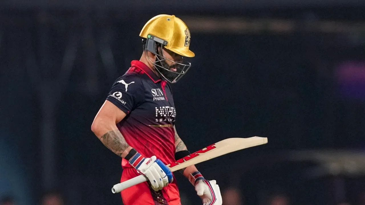 જોકે, RCB ફ્રેન્ચાઈઝીએ હજુ સુધી તેની ઈજા અંગે કોઈ સત્તાવાર માહિતી આપી નથી. આવી પરિસ્થિતિમાં, કોહલી આજની મેચમાં રમશે કે નહીં તે અંગે સસ્પેન્સ યથાવત છે. ટીમ મેનેજમેન્ટ મેચ પહેલા અંતિમ નિર્ણય લઈ શકે છે.