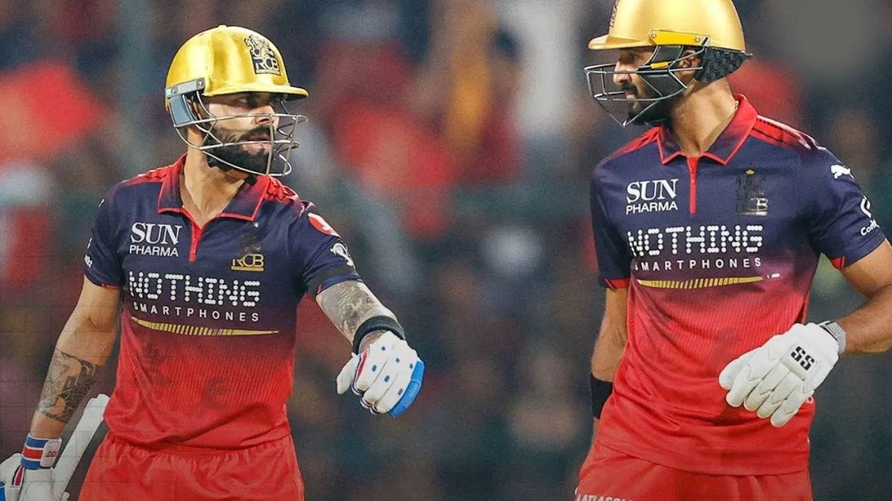 RCB માટે લખનૌ સામેની આ મેચ ખૂબ જ મહત્વપૂર્ણ છે, કારણ કે ટીમ અત્યાર સુધી ચાર મેચમાંથી ત્રણ જીતી ચૂકી છે. જો કોહલી રમશે, તો ટીમની બેટિંગ વધુ મજબૂત બનશે. હવે નજર રહેશે કે મેચ સમયે તે મેદાનમાં ઉતરે છે કે નહીં. (PC:PTI/X)