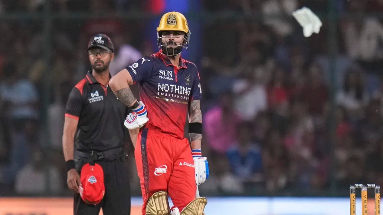 વિરાટ કોહલી IPLમાં સૌથી ઝડપી 4,000, 6,000, 7,000, 8,000 અને 9,000 રન બનાવનાર ખેલાડી છે. સુરેશ રૈના સૌથી ઝડપી 5,000 રન બનાવનાર ખેલાડી હતો.