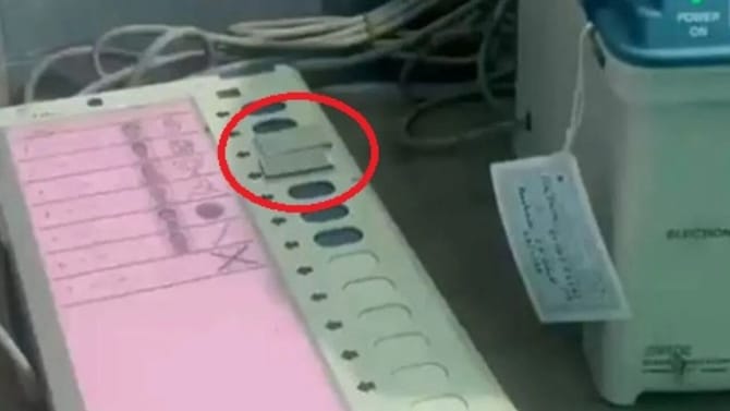 બંગાળ ચૂંટણીમાં EVMમાં ભાજપના ચિન્હ પર પટ્ટી ચોંટાડેલી મળી