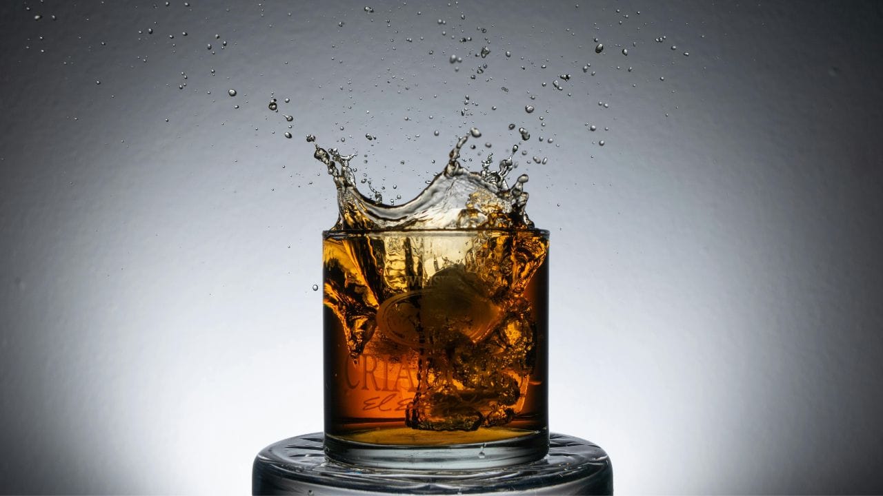 આ યુદ્ધની સૌથી આશ્ચર્યજનક અને રમૂજી બાબત તેની લડવાની પદ્ધતિ હતી. જ્યારે પણ કોઈ દેશના સૈનિકો આ ટાપુ પર ગણવેશમાં સજ્જ થઈને ઉતરતા, ત્યારે તેઓ હિંસા કરવાને બદલે એક 'મૈત્રીપૂર્ણ વિરોધ' નોંધાવતા. (Image Credit Source: Social Media)