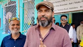 પૂર્વ ક્રિકેટર યુસુફ પઠાણે વડોદરામાં કર્યું મતદાન