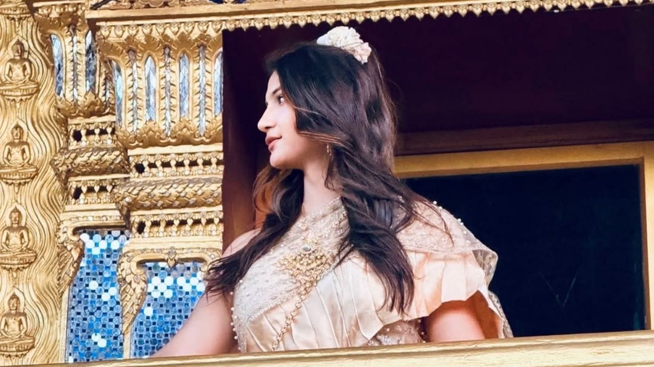 હાલમાં તે રિકવરીના ફેઝમાં છે. અનાયા બાંગરે ઈન્સ્ટાગ્રામ પર વીડિયો શેર કરી પોતાના સ્વાસ્થ અંગે માહિતી આપી હતી. જેને ચાહકોએ સ્ટ્રોન્ગલેડી કહી છે. અનાયા બાંગરે સર્જરી કરાવી તેનો એક મહિનો થઈ ચૂક્યો છે. તે મુંબઈ પરત ફરી છે અને આરામ કરી રહી છે.