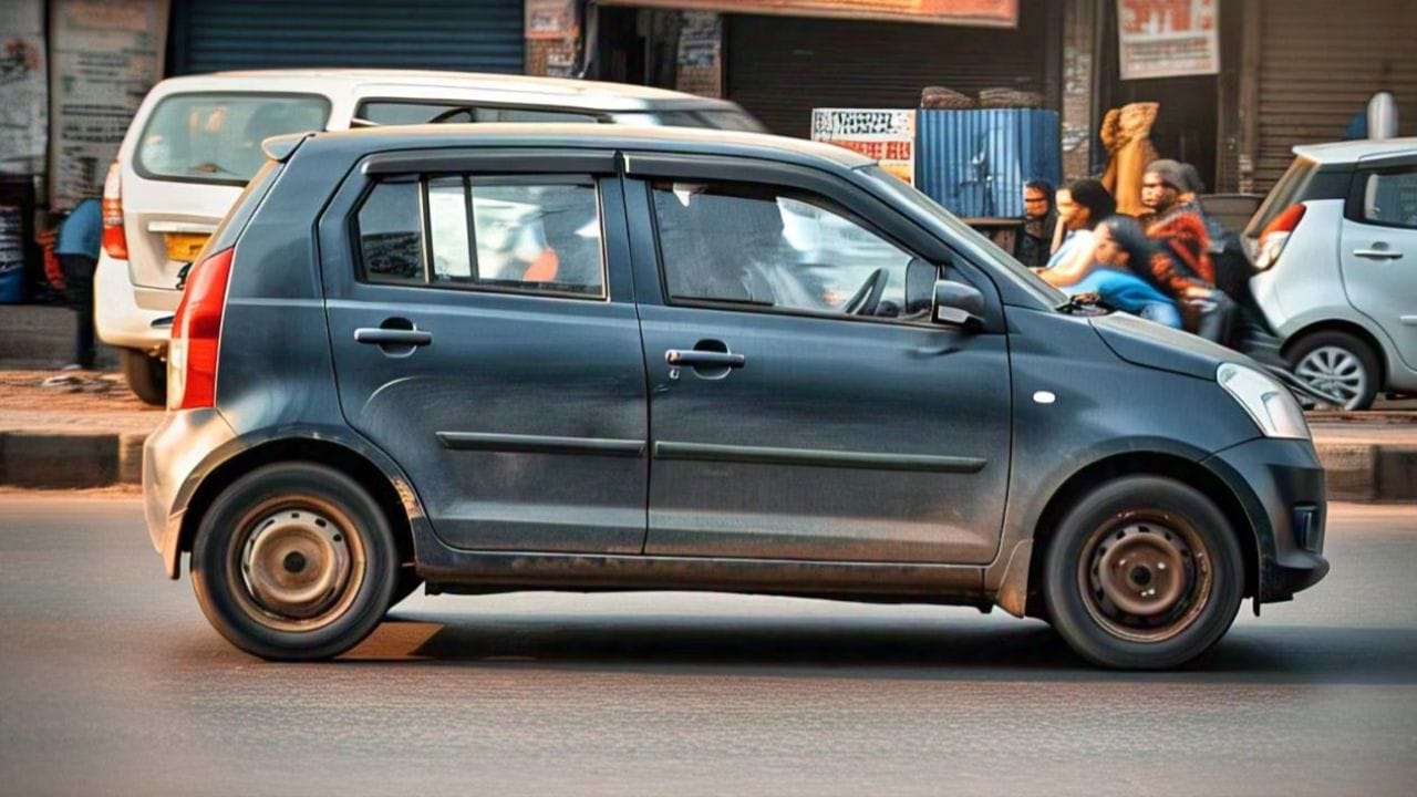 સ્ક્રેપેજ નીતિમાં સુધારા અંગે હાલમાં માર્ગ પરિવહન અને ધોરીમાર્ગ મંત્રાલયમાં ઉચ્ચ સ્તરે ચર્ચા ચાલી રહી છે. મંત્રાલય એક પ્રસ્તાવ તૈયાર કરી રહ્યું છે જેના હેઠળ સરકાર વાણિજ્યિક વાહન માલિકો (ટ્રક, બસ, ટેમ્પો અને પ્રવાસીઓ સહિત) દ્વારા તેમના વાહનોને ઇલેક્ટ્રિક કીટથી સજ્જ કરવા માટે થતા ખર્ચના 15 થી 25 ટકા સબસિડી આપી શકે છે.(ફોટો ક્રેડિટ-Google)