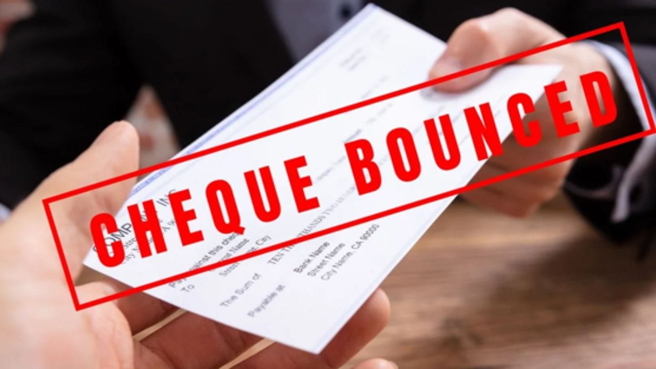 આ કેસોમાં દંડ અથવા જેલની સજા પણ થઈ શકે છે. એટલે કે, કોરો ચેક આપવો એ કાયદાકીય રીતે જોખમી નિર્ણય છે.
