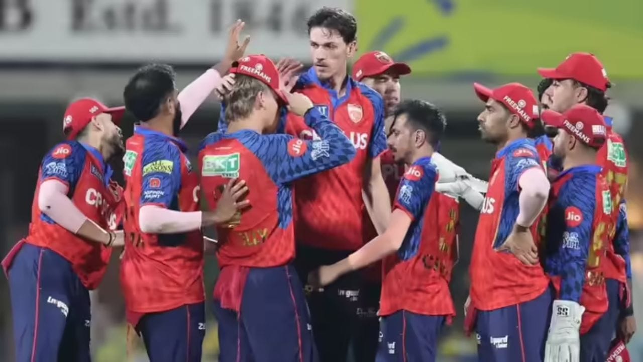 ઇન્ડિયન પ્રીમિયર લીગના ઇતિહાસમાં પંજાબ કિંગ્સે ચેન્નાઈ સુપર કિંગ્સને કુલ બે વખત ઓલઆઉટ કરી છે.