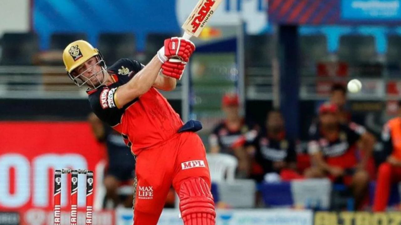 આફ્રિકાના એબી ડી વિલિયર્સ પાસે મેદાનમાં ચારેય દિશામાં અદભુત શોટ રમવાની ક્ષમતા હતી. તે કોઈપણ બોલરને કોઈપણ દિશામાં હિટ કરી શકતો. તેની ઝડપી સ્કોરિંગ ક્ષમતા તેને વિશ્વના શ્રેષ્ઠ ફિનિશરોમાં સ્થાન અપાવે છે.