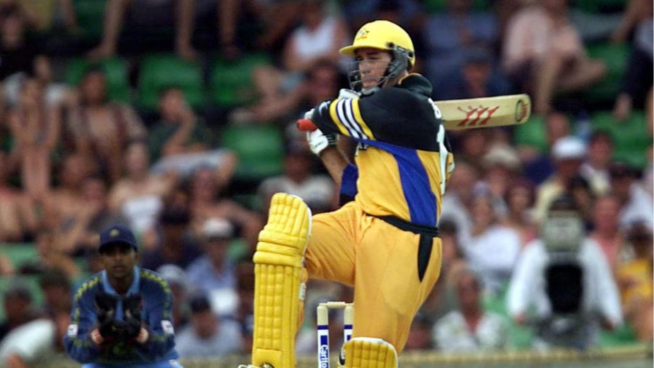 ઓસ્ટ્રેલિયાનો માઈકલ બેવન એક ક્લાસિક ફિનિશર હતો. તે સ્ટ્રાઈક રોટેટ કરીને અને ગેપમાં શોટ મારીને સરળતાથી રન ચેઝ પૂર્ણ કરતો હતો. તેનો શાંત સ્વભાવ અને કન્સિસ્ટન્સી તેને લેજેન્ડ ફિનિશર બનાવે છે.